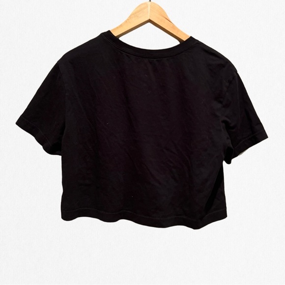 NIKE NEW WITHOUT TAGS Women’s Black & White Short Sleeve Cropped T-Shirt Small - Picture 2 of 2